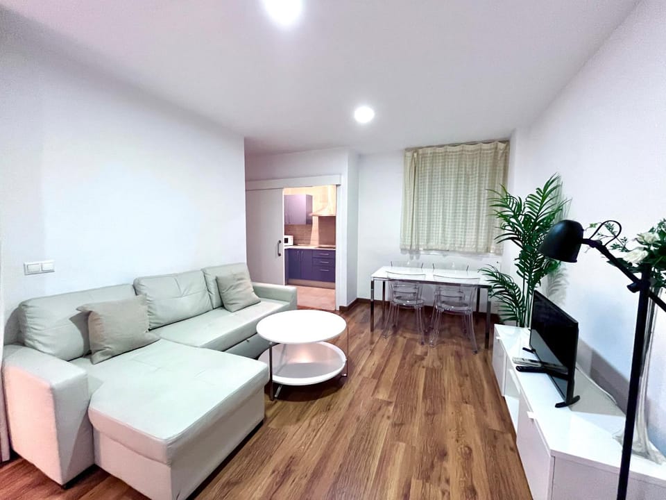 TV and multimedia, Living room, Seating area, hair dresser