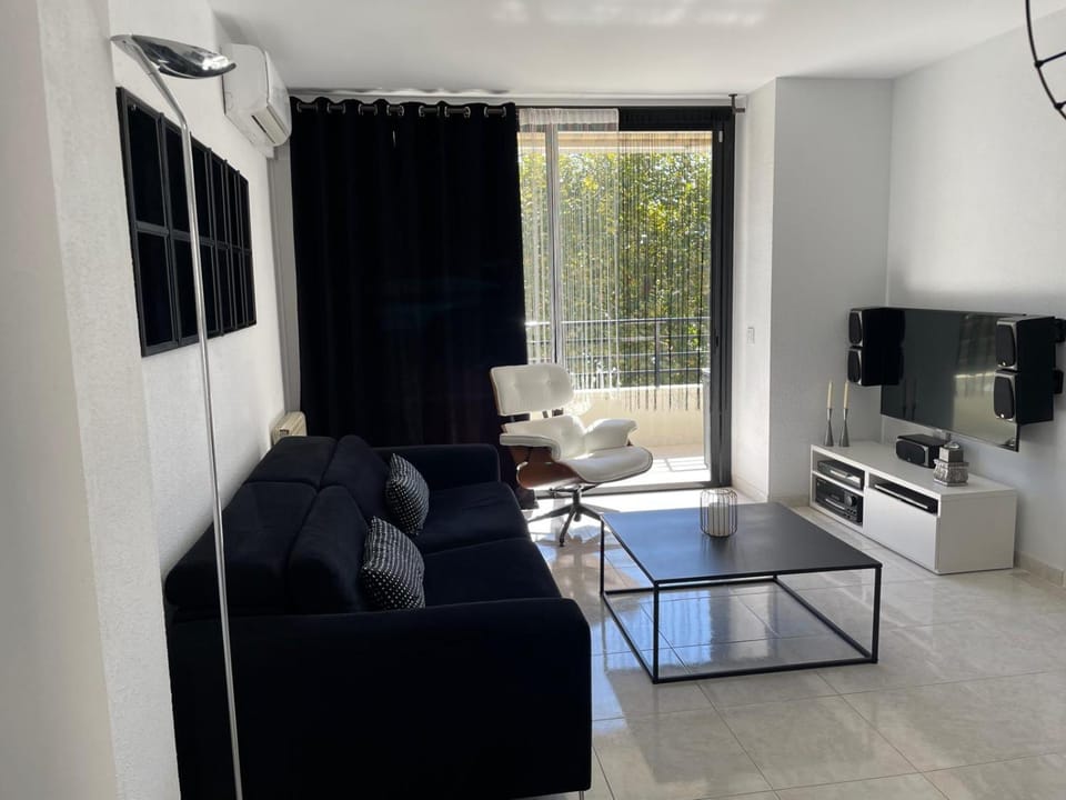 TV and multimedia, Balcony/Terrace, Living room