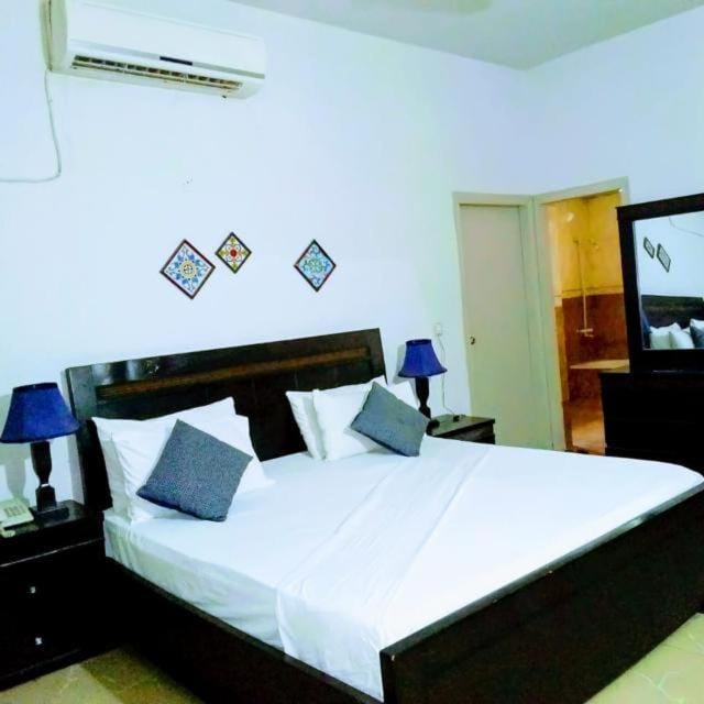 Pyramid International Guest House Bed and Breakfast in Islamabad