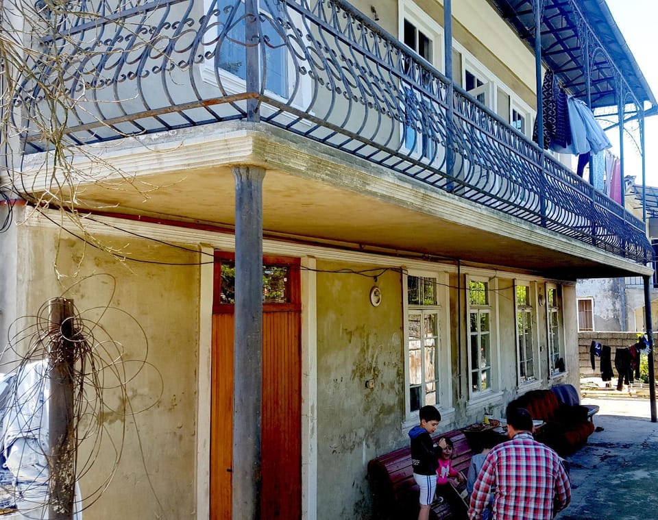Facade/entrance