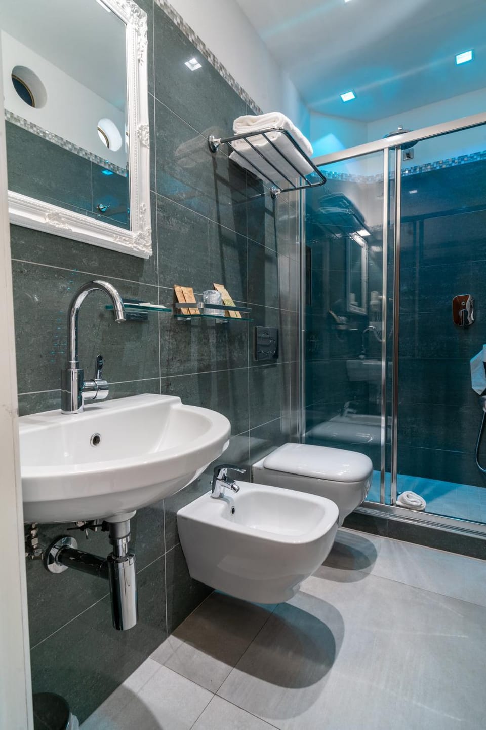Teresa Rooms & Suites Bed and Breakfast in La Spezia
