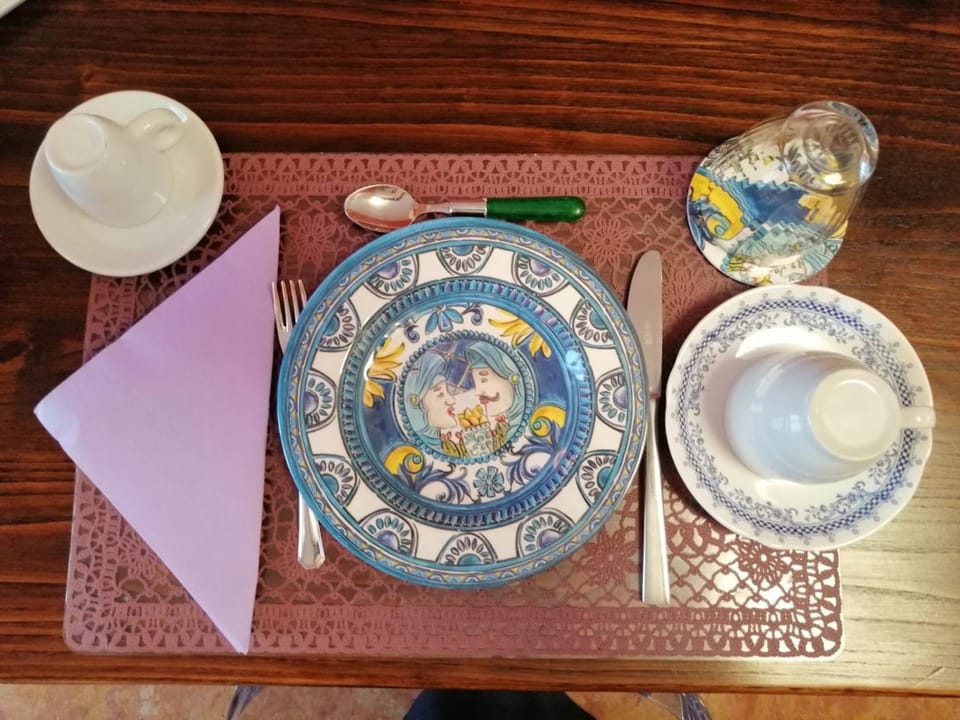 Food and drinks, Food, Breakfast, Continental breakfast, Buffet breakfast, Drinks