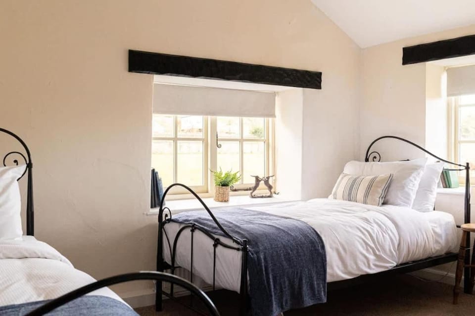 Yew Tree Cottage Farm Stay Sleeps 4 House in England