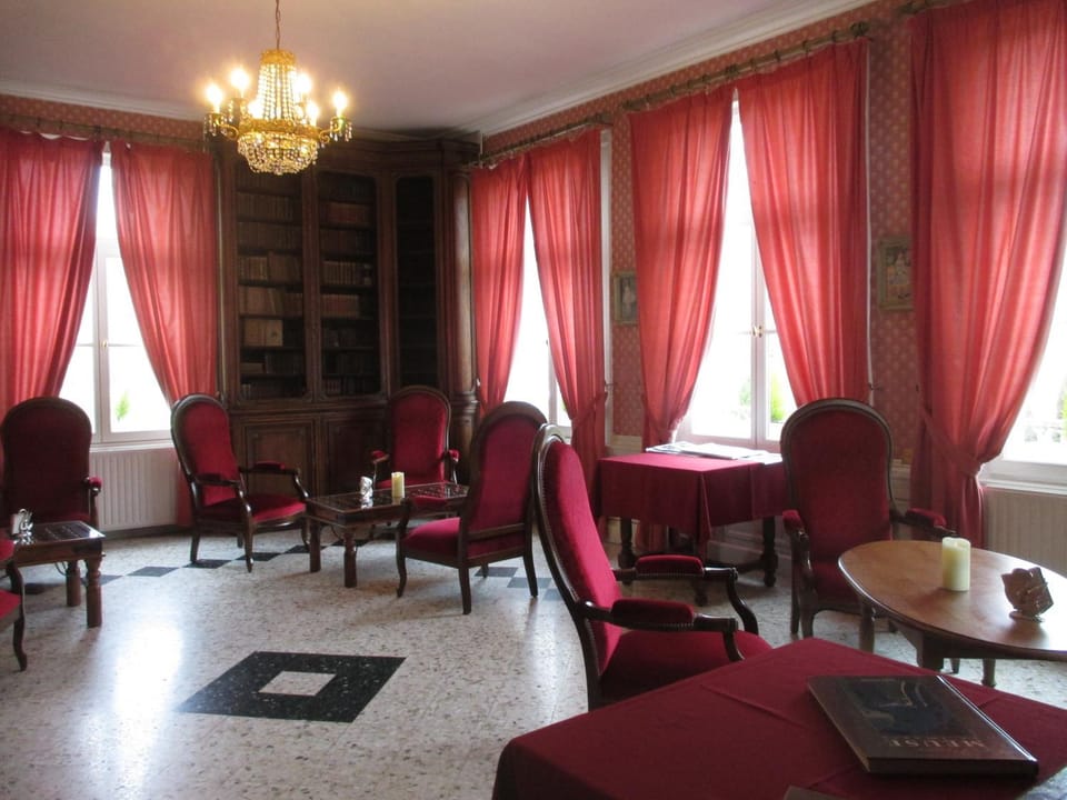 Library, Lounge or bar, Cycling