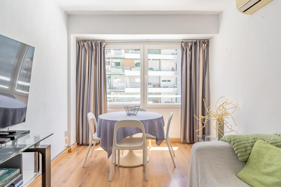 TV and multimedia, Living room, Dining area, air conditioner