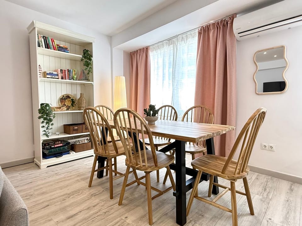 Living room, Dining area, air conditioner
