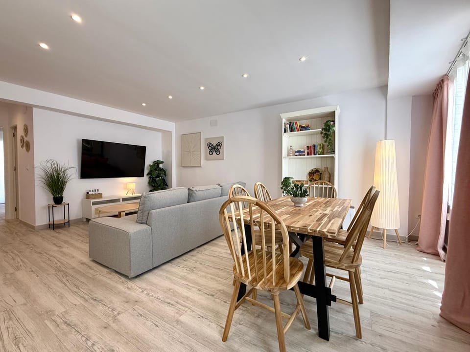 TV and multimedia, Living room, Dining area