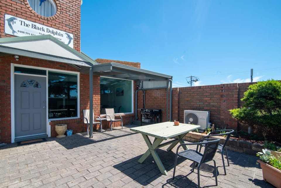 BBQ facilities, Seating area