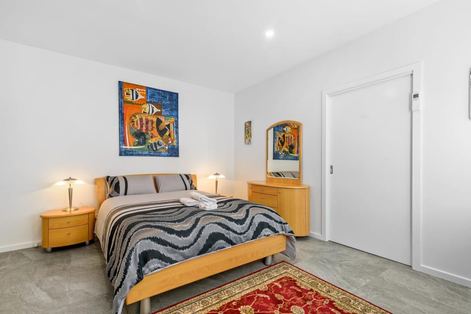 Bedroom, wardrobe
