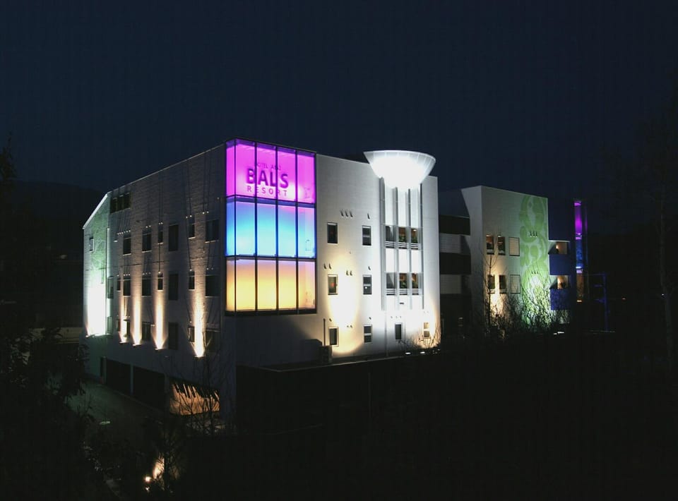 Facade/entrance