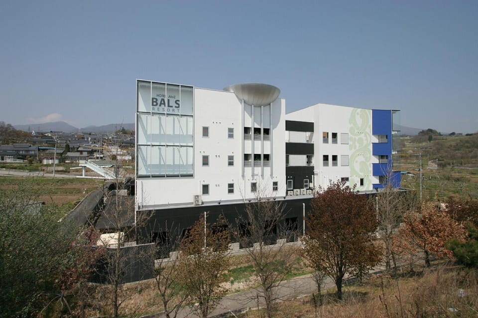 Facade/entrance