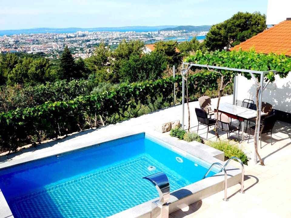 Neighbourhood, City view, Sea view, Swimming pool, Swimming pool