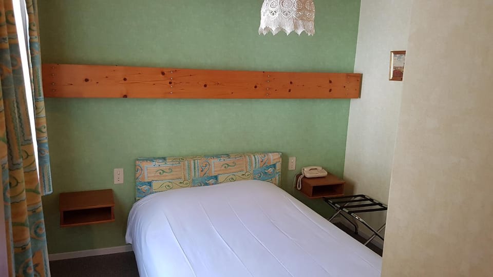 Auberge Le Moulin Du Plain Hotel in Canton of Bern (Region)