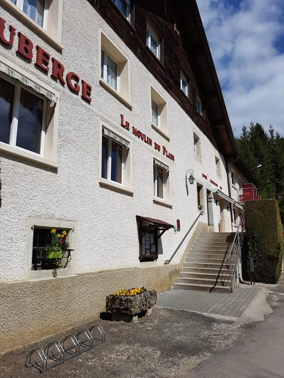 Facade/entrance