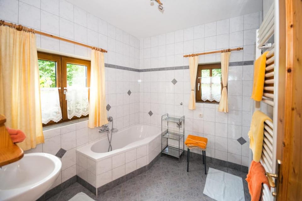 Oberbach House in Upper Austria
