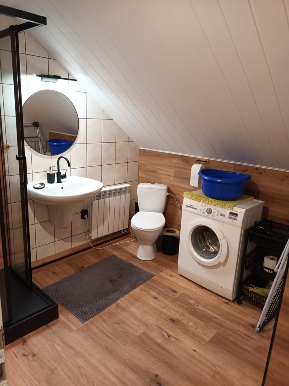 Toilet, Bathroom, washing machine, dryer