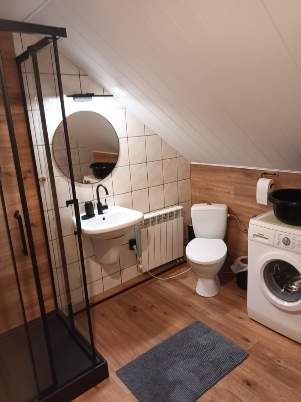 Toilet, Bathroom, washing machine