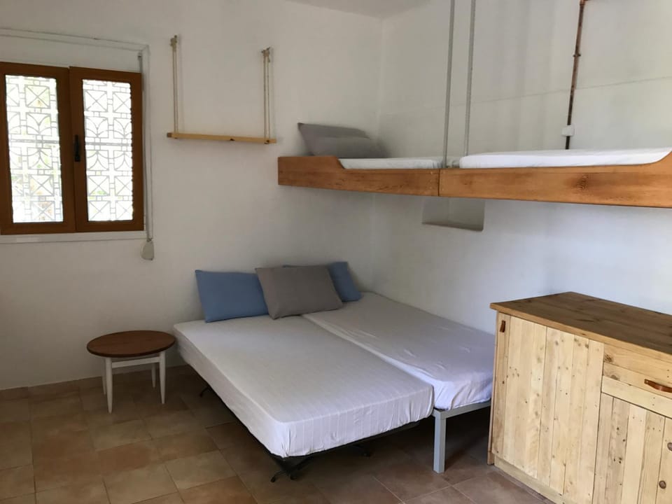 Bed, bunk bed