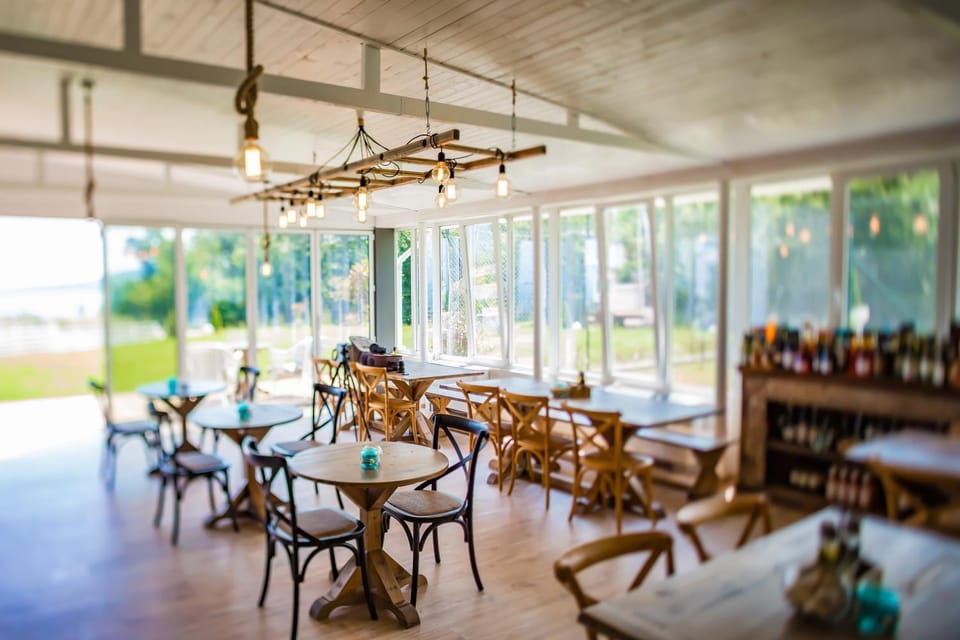 Restaurant/places to eat, Sea view
