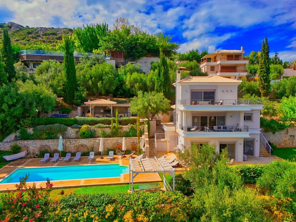 Property building, Day, Natural landscape, Garden, Garden view, Pool view, Swimming pool, sunbed