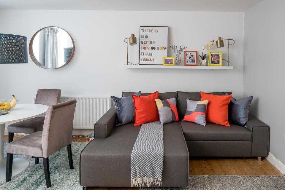 Living room, Seating area