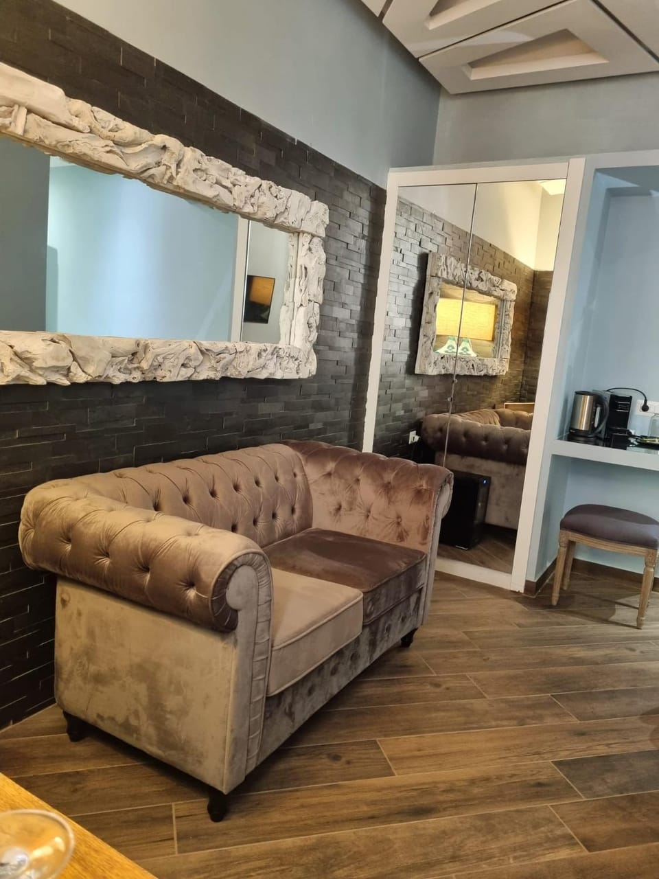 Living room, Breakfast