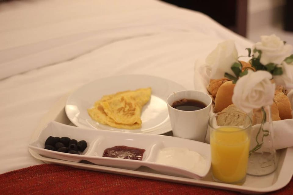 Breakfast, Continental breakfast, American breakfast