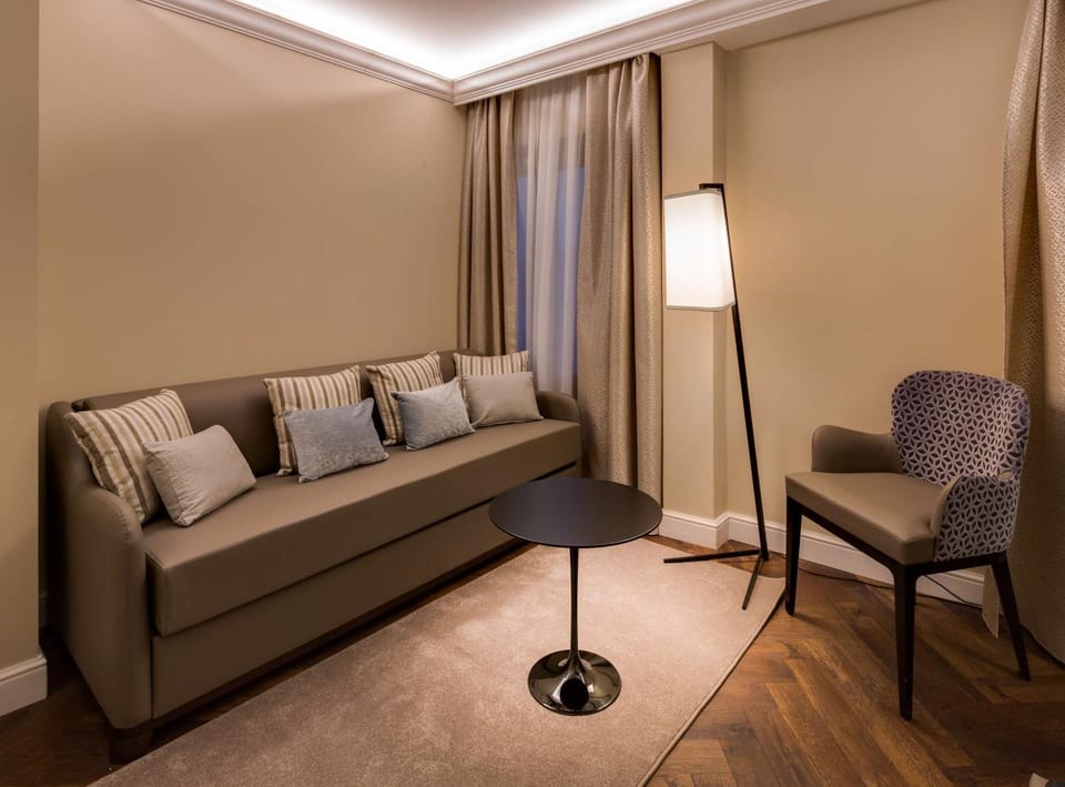 Photo of the whole room, On site