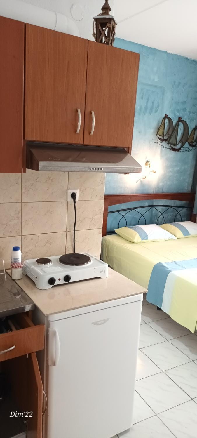 Bed, Kitchen or kitchenette