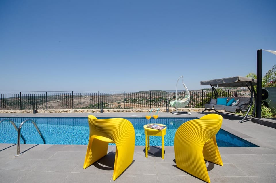BBQ facilities, Mountain view, Pool view, Sea view, Swimming pool