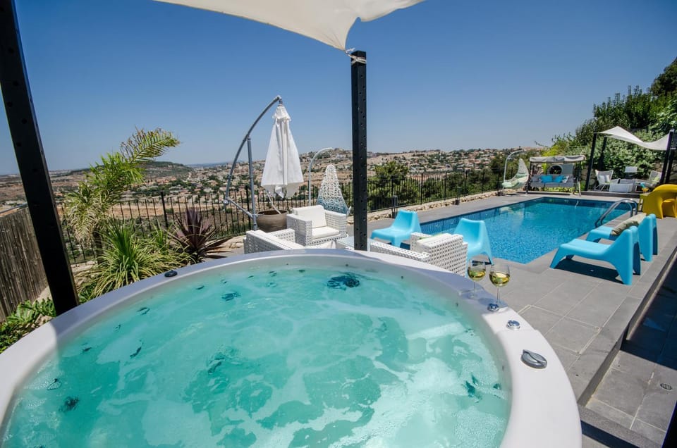 Hot Tub, Massage, Solarium, View (from property/room), Mountain view, Pool view, Sea view, Swimming pool, Alcoholic drinks