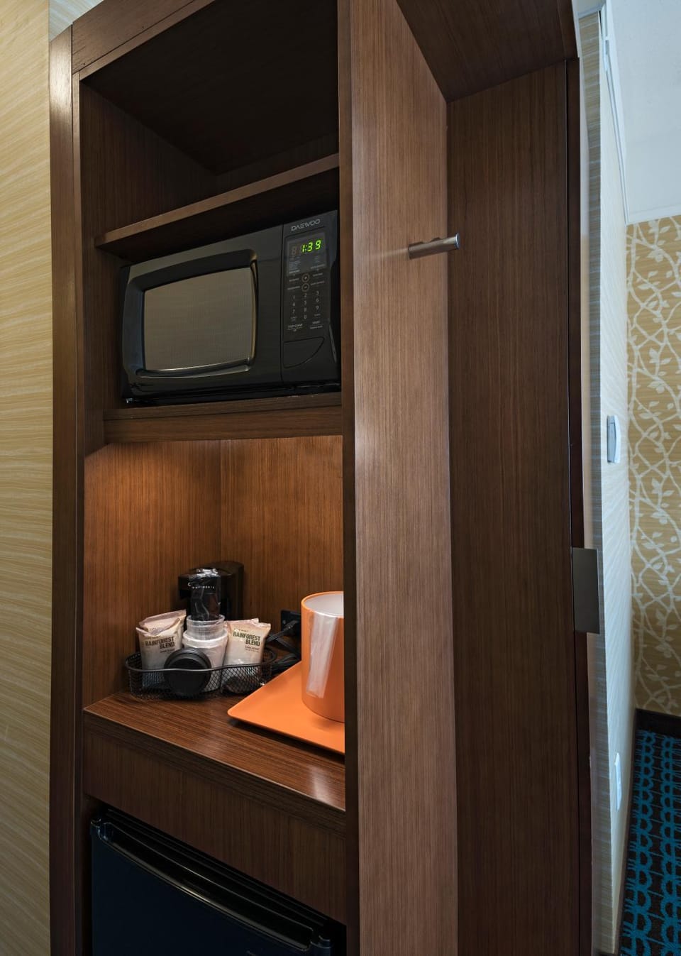 microwave, minibar