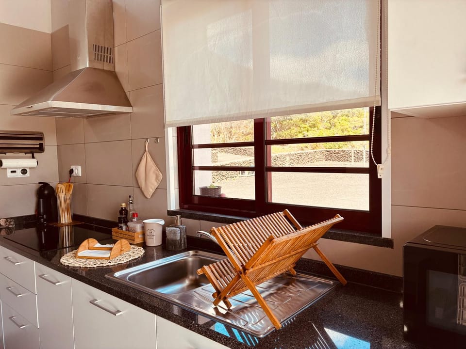 Vista Montanha House in Azores District