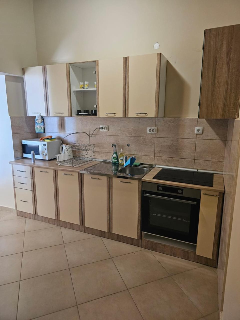 Kitchen or kitchenette, oven, stove
