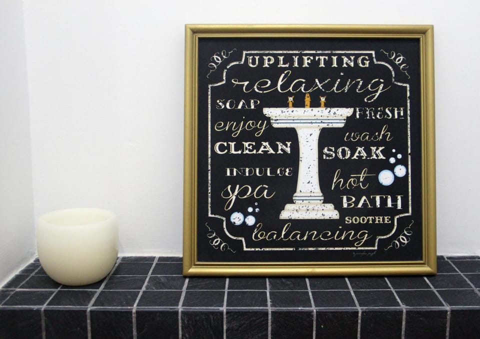 Bathroom, Decorative detail