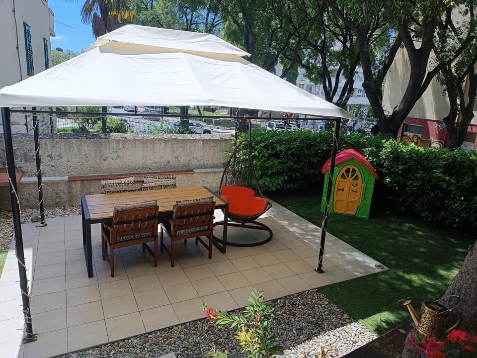 Patio, Garden view