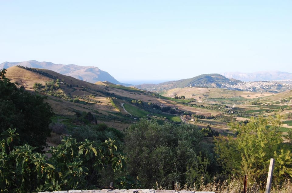 Mountain view, Sea view