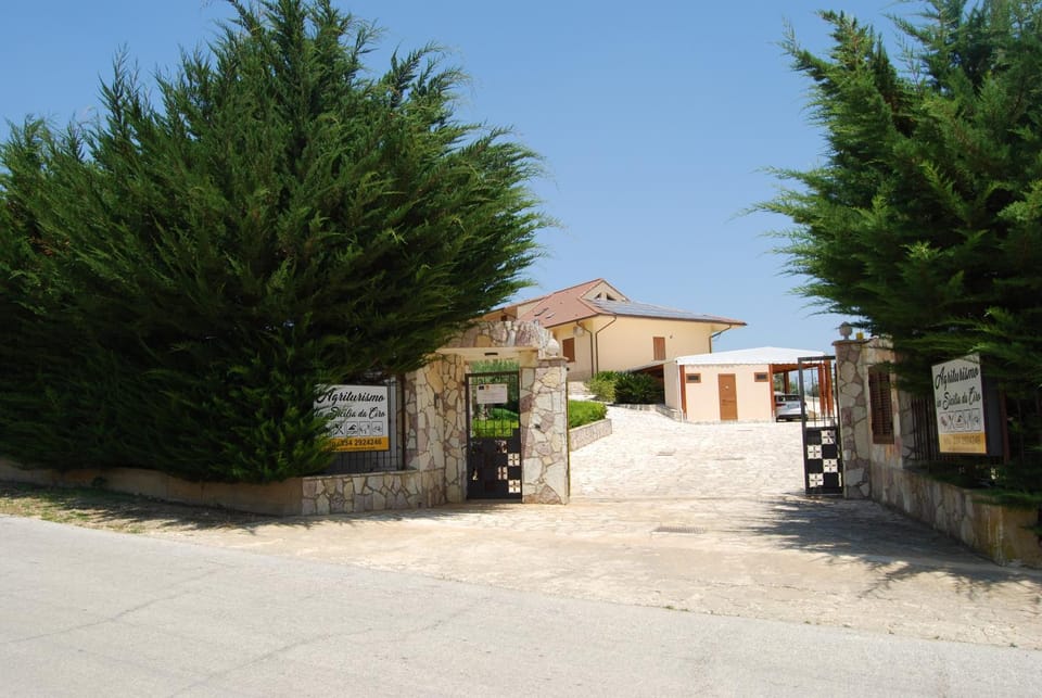 Facade/entrance