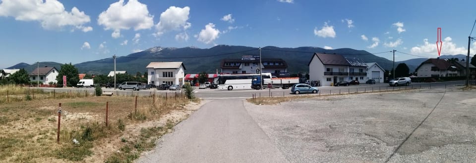 Property building, Neighbourhood