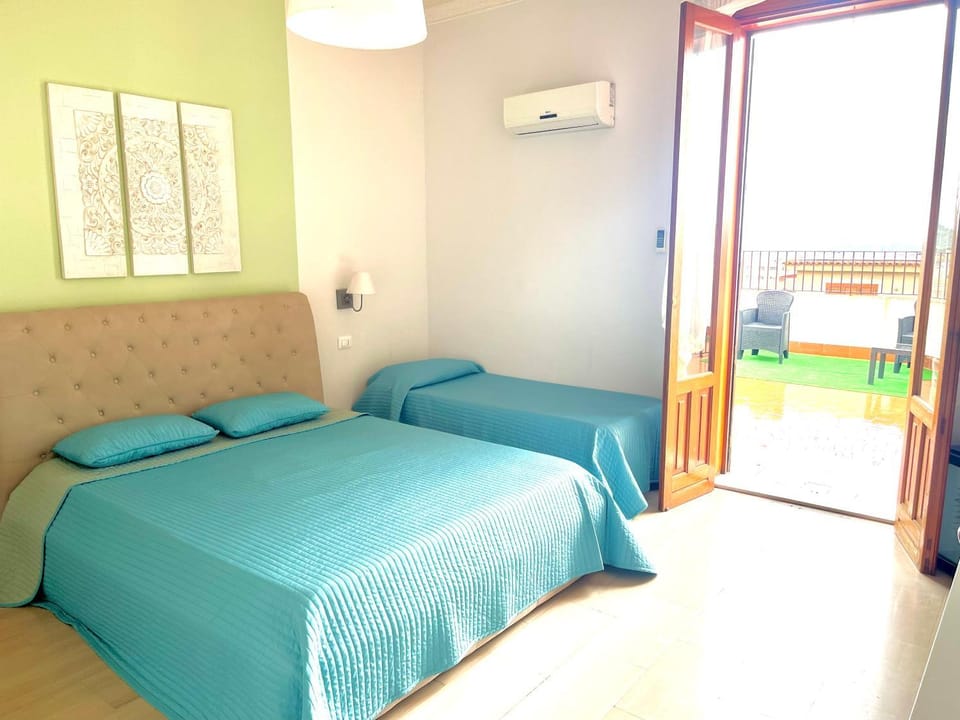 Simonetta's Rooms Bed and Breakfast in Noto