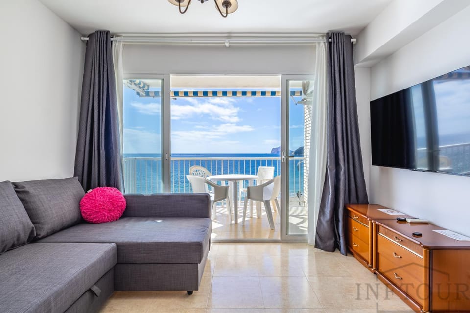 Communal lounge/ TV room, TV and multimedia, Balcony/Terrace, Living room, Sea view