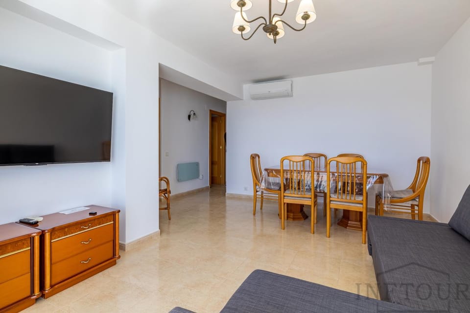 Communal lounge/ TV room, Living room, Dining area