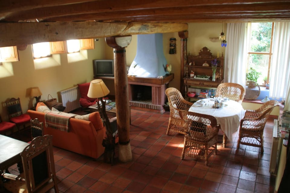 Communal lounge/ TV room, Internal: Not applicable to any particular room