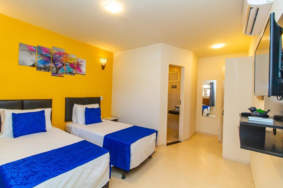 Bed, TV and multimedia, Photo of the whole room, Bedroom, wardrobe