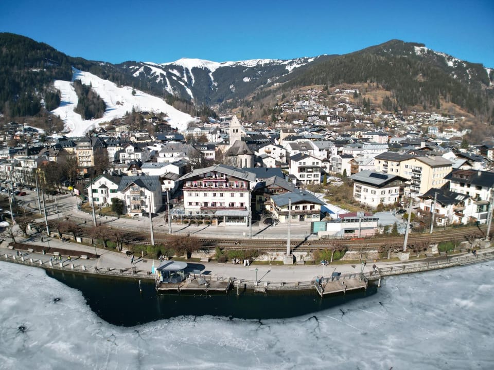 Property building, Bird's eye view, Winter, Skiing