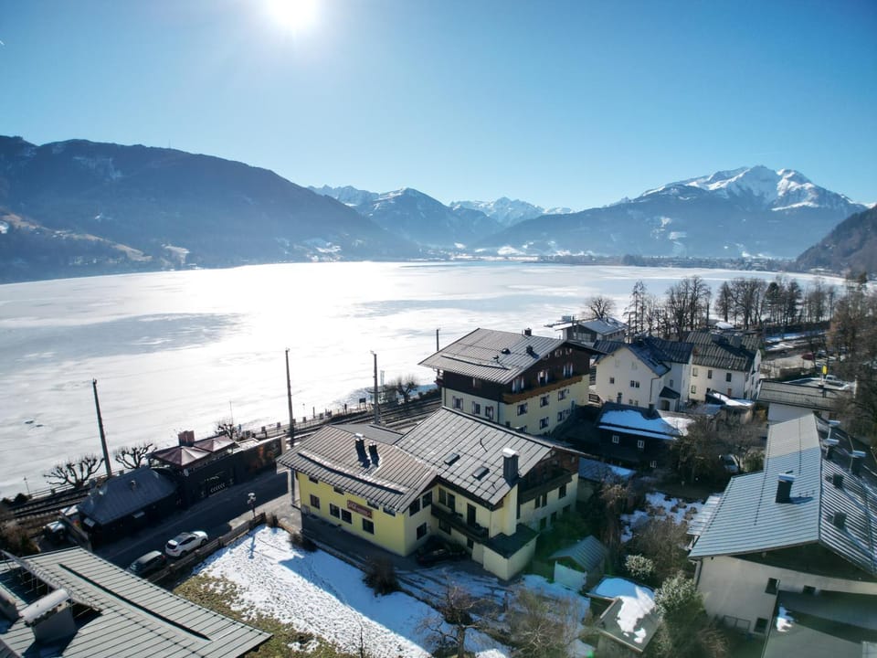 Nearby landmark, Winter, Lake view, Mountain view