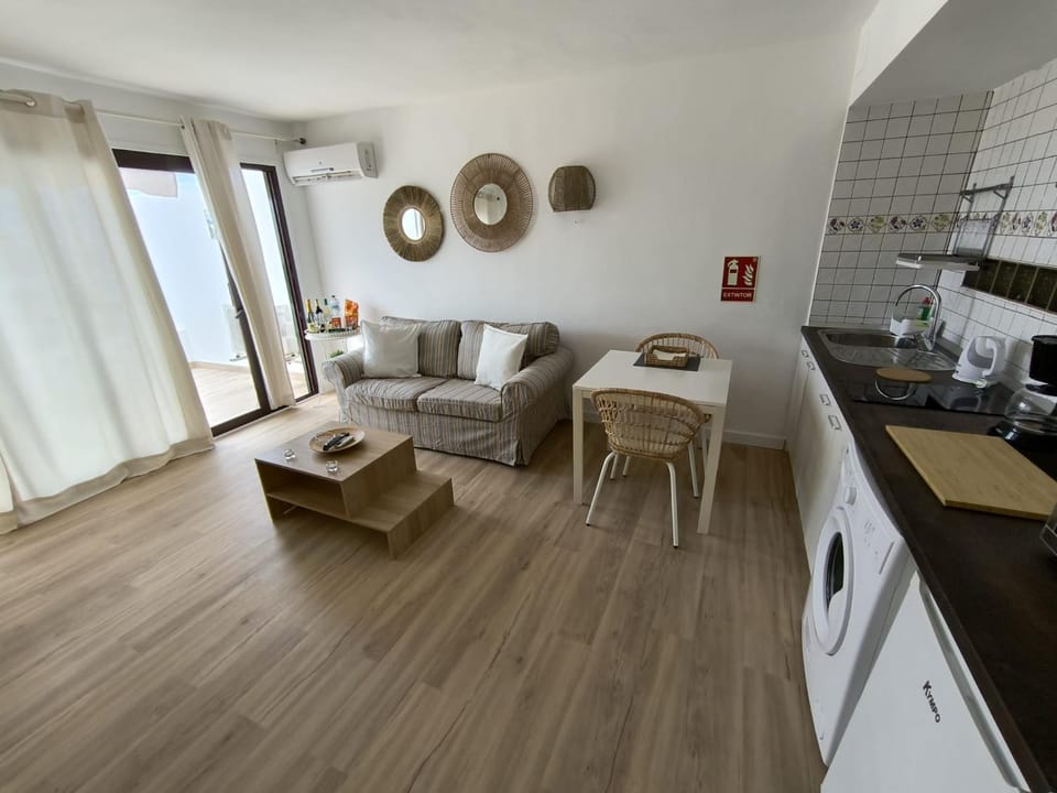 Kitchen or kitchenette, Living room, Dining area, stove, toaster