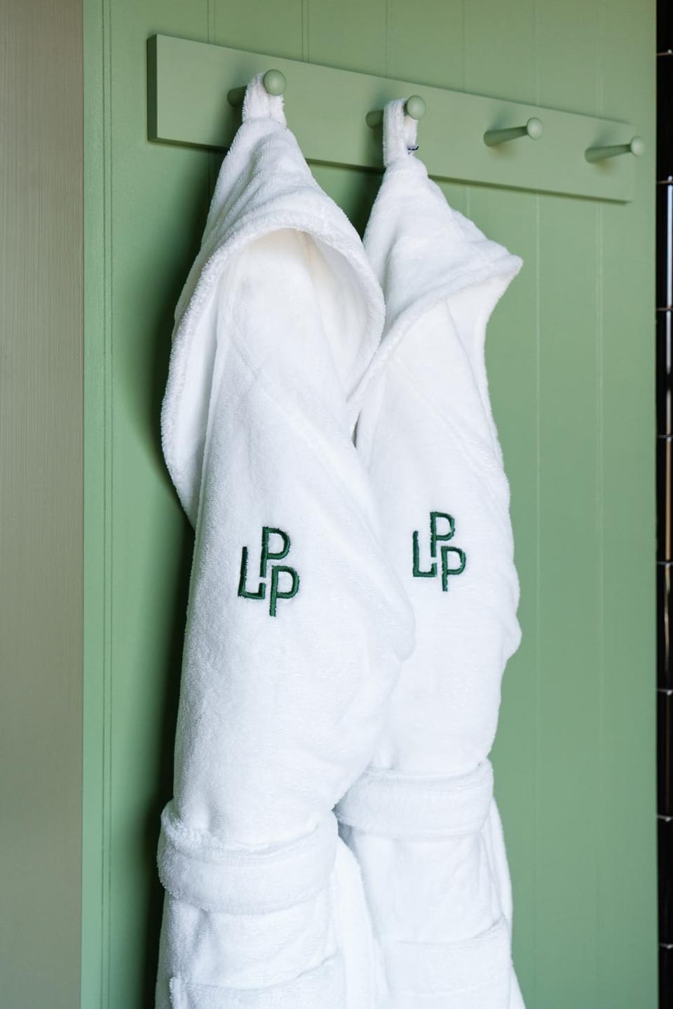 towels, wardrobe