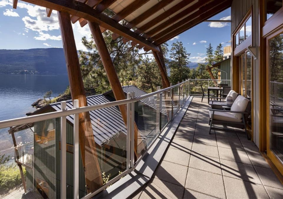 Patio, View (from property/room), Balcony/Terrace, Seating area, Lake view