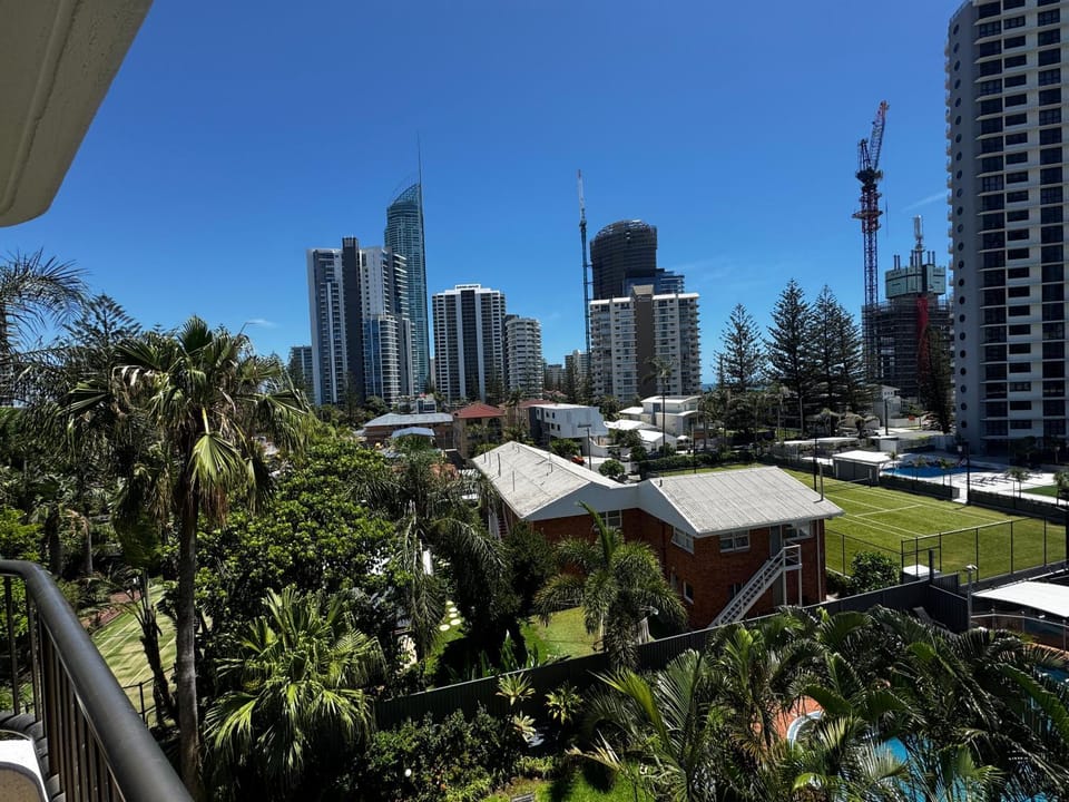 Aristocrat Apartments Apartment hotel in Surfers Paradise